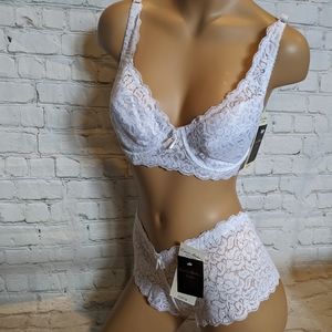 Carrie Amber‎ new lace bra & boyshort